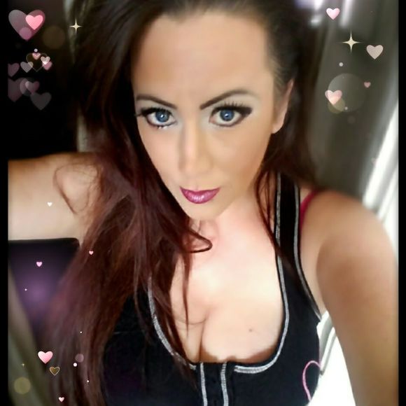 Meet your Posher, Janet - Picture 1 of 1